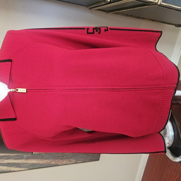 St. John Red Bomber Jacket Vibrant and Stylish - Picture 4 of 11